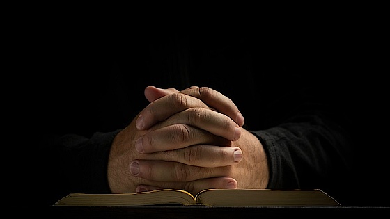 Person i bøn